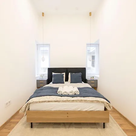 Apartment Located Grand With 4 Bedrooms