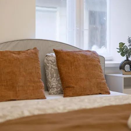 Located Grand With 4 Bedrooms * Budapest