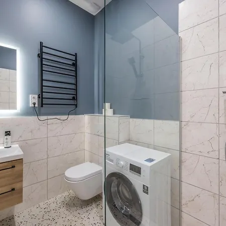 Located Grand With 4 Bedrooms Apartment